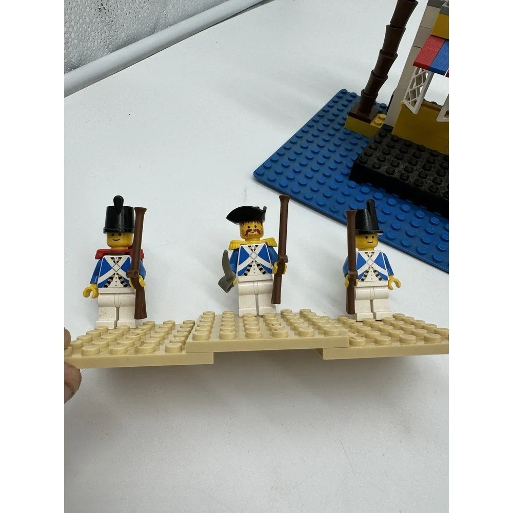 LEGO Pirates Lagoon Lock-Up 6267 Vintage 1991 Set Incomplete Minifigures Boat